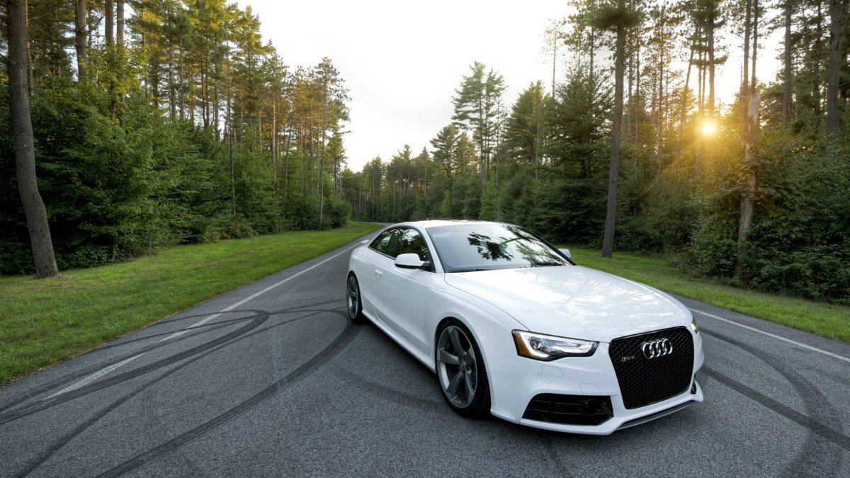 Ауди rs5 белая