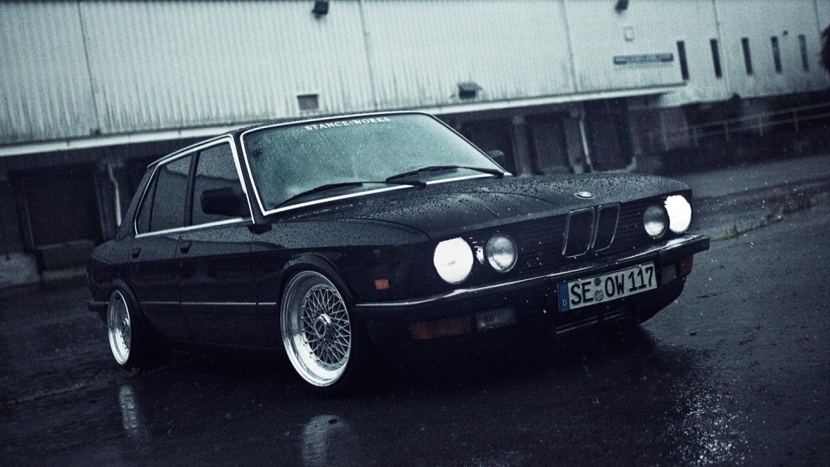 BMW 525 e28