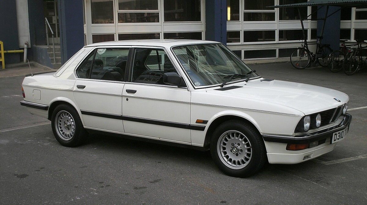 BMW 5 e28
