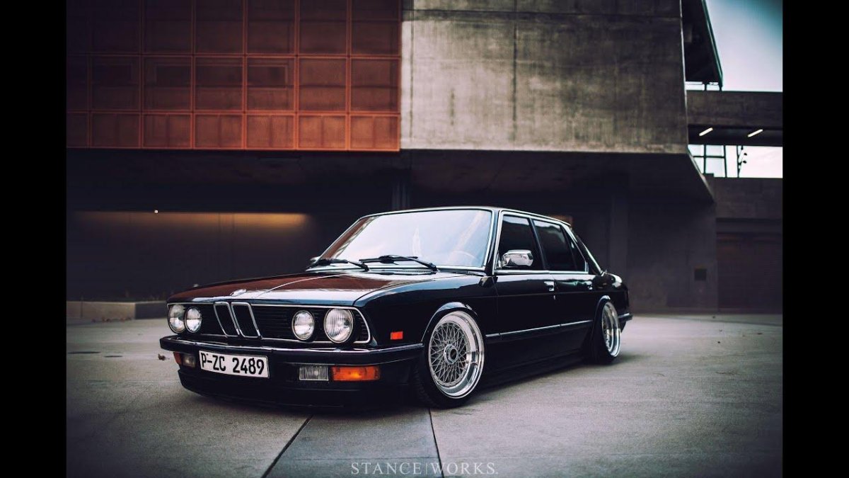 BMW 5 e28