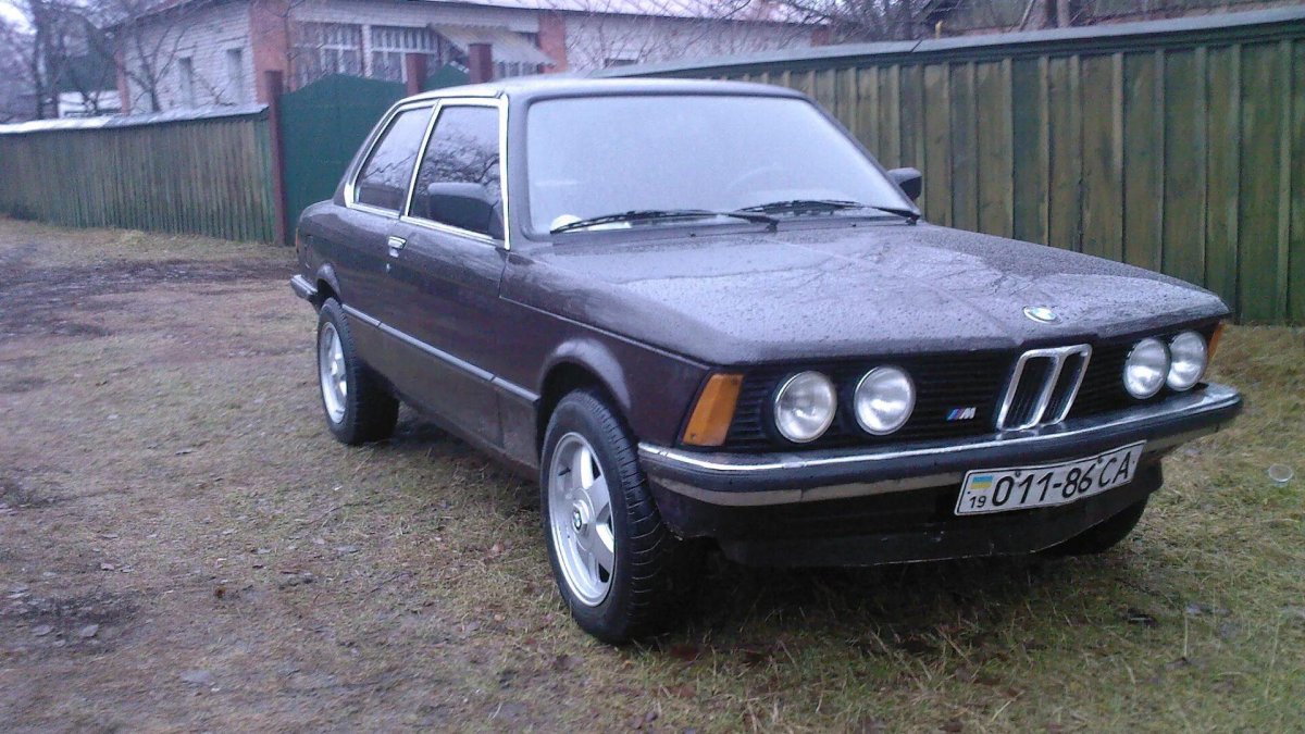 БМВ 3 акула 1989