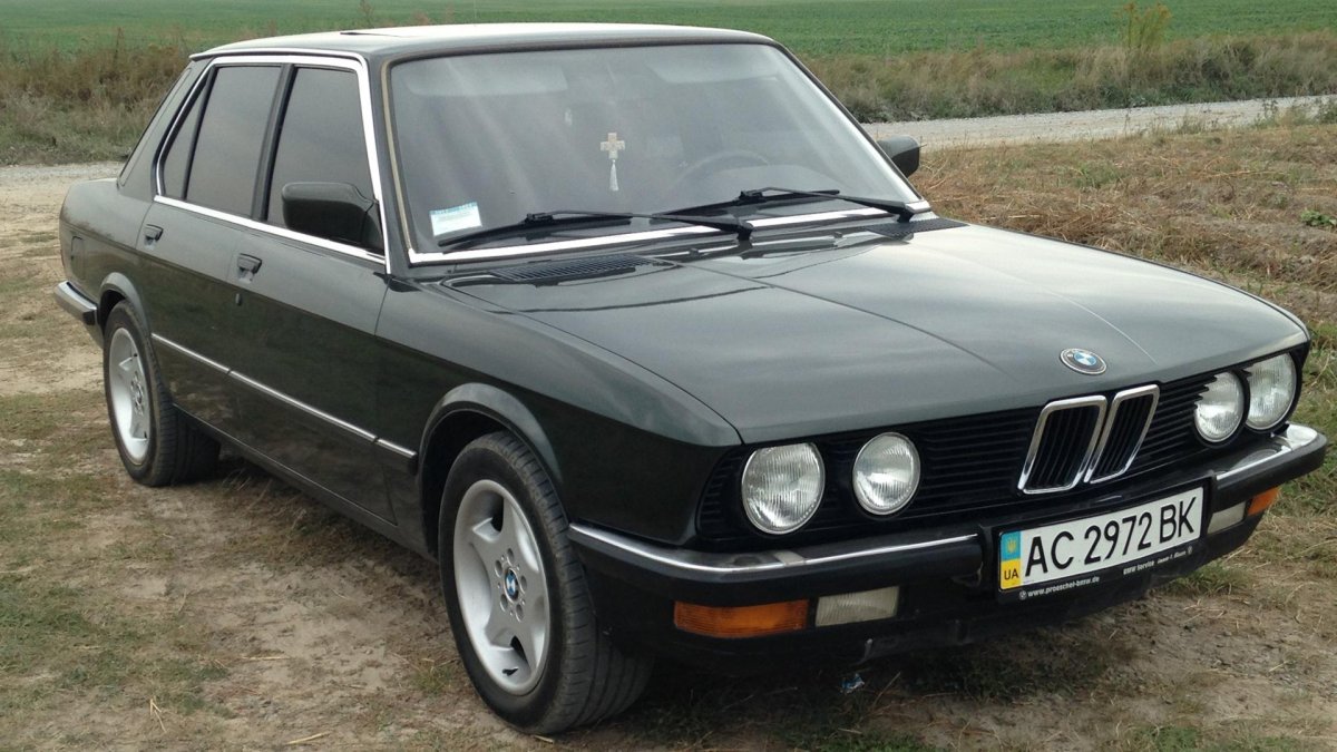 BMW 5 e28 акула