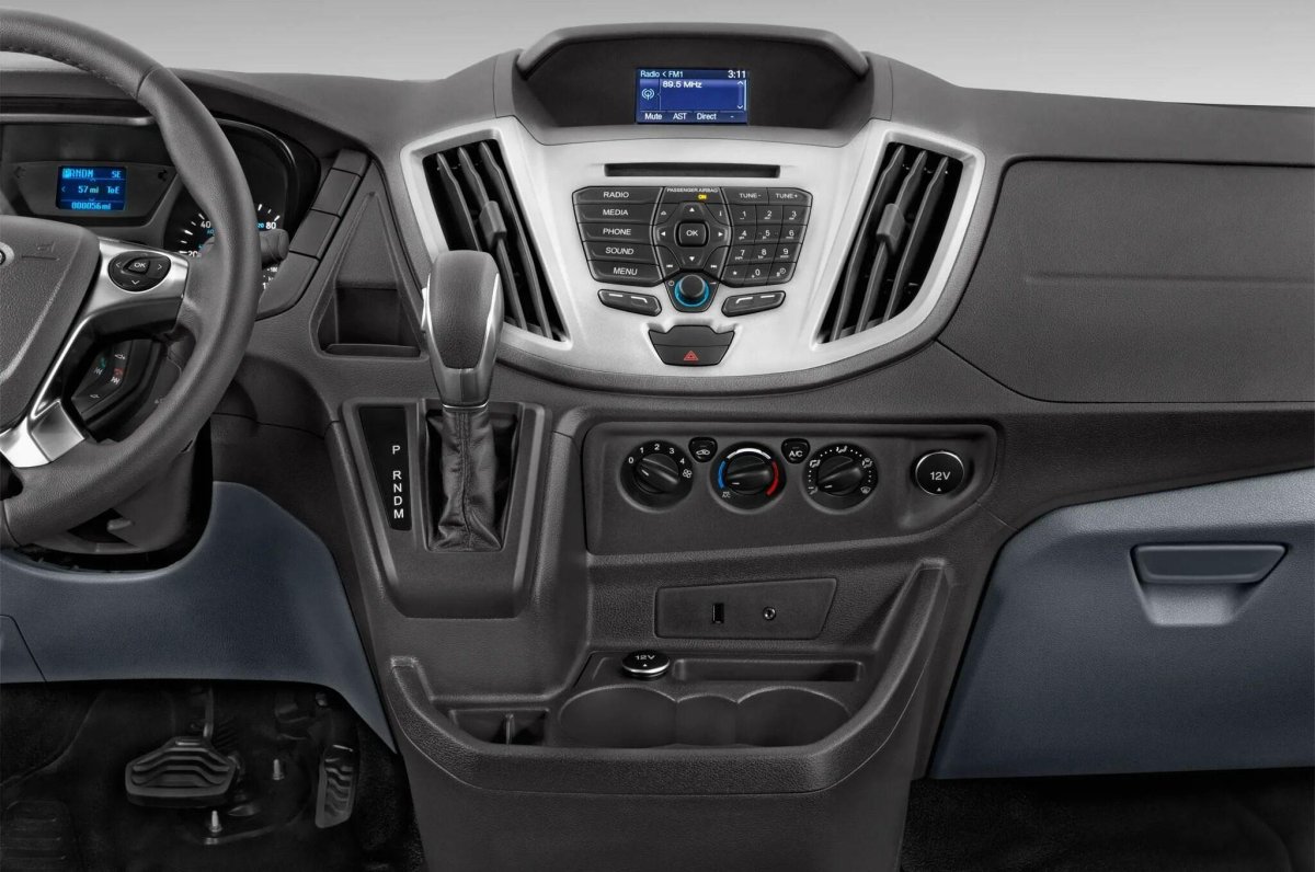 Форд Транзит 2017 год салон