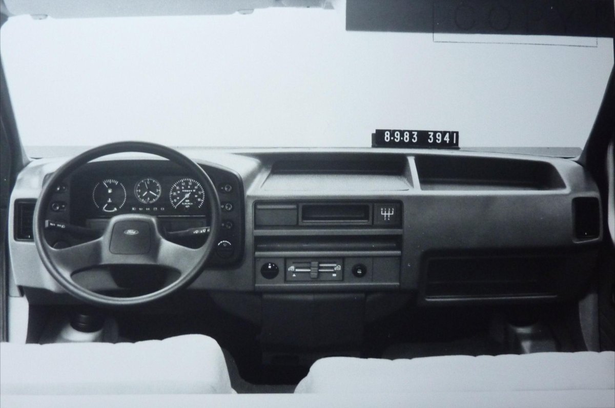 Ford Transit 1989 торпеда