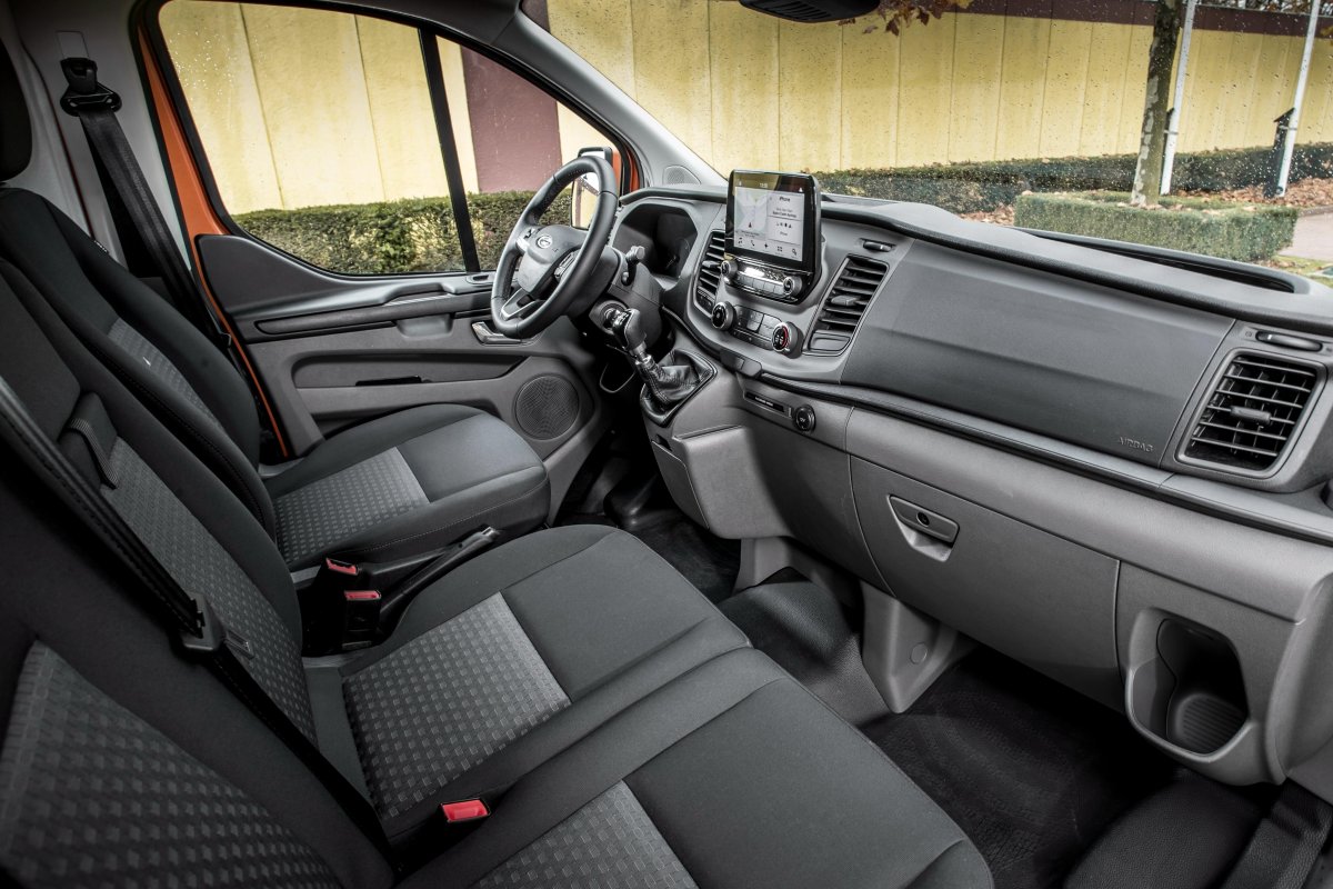 Ford Tourneo Custom 2017 салон