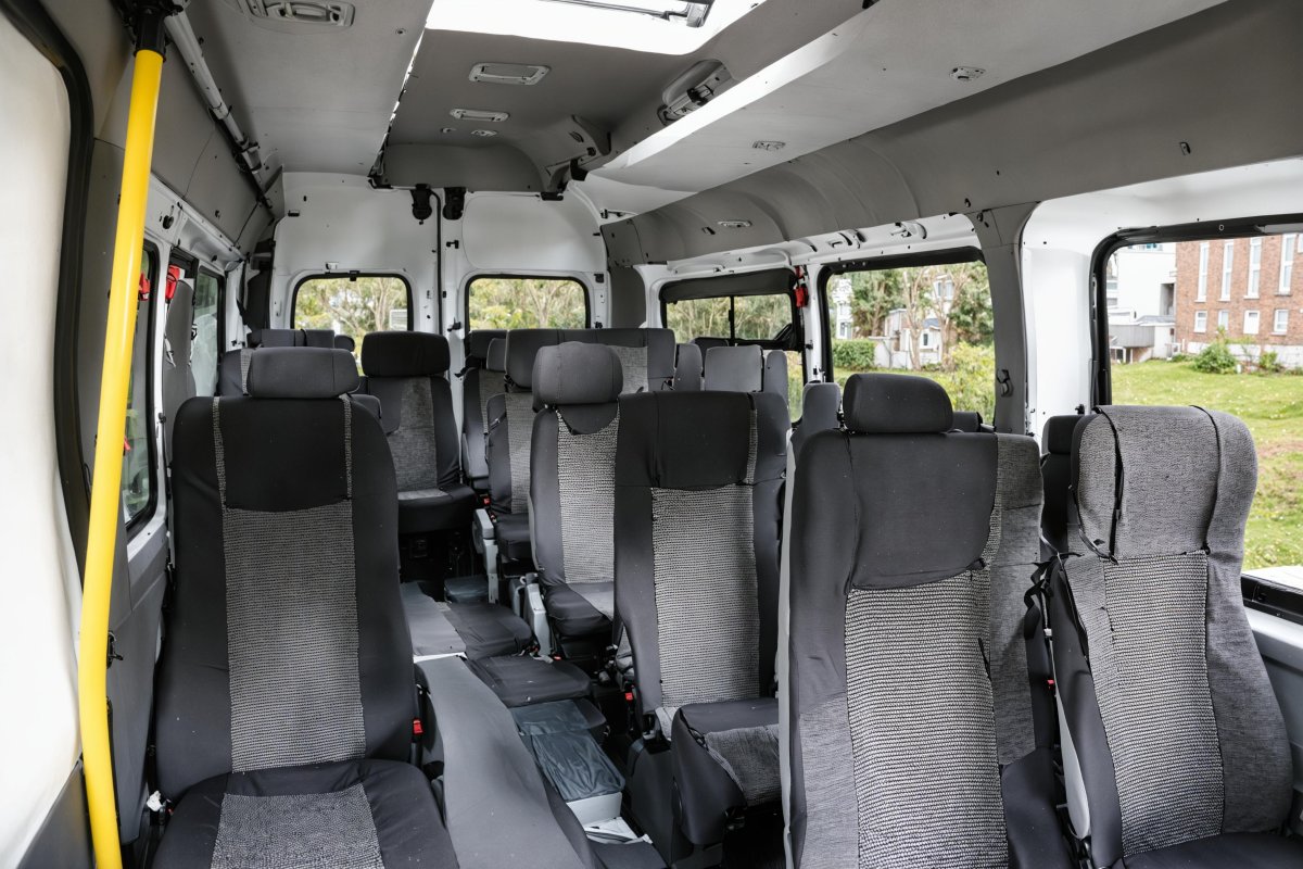 Форд Транзит 17 мест салон