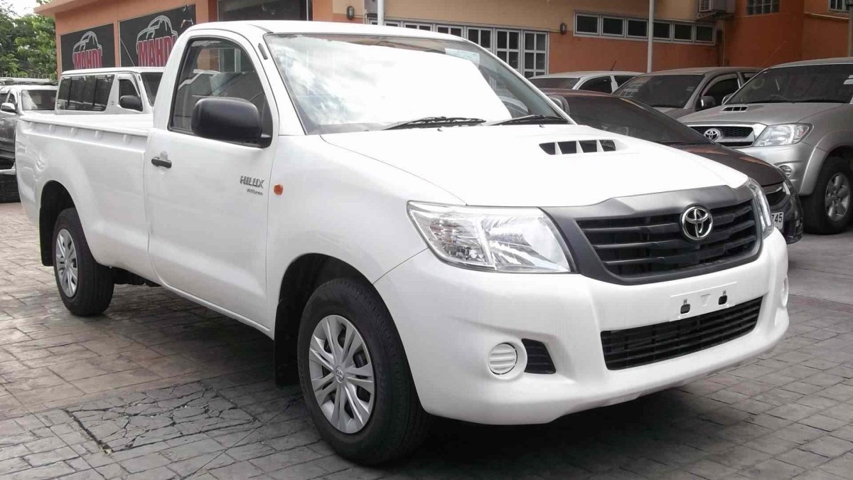 Тойота Хайлюкс 2004