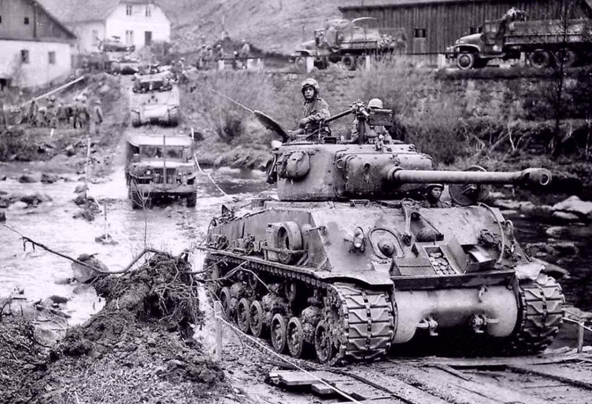 Танк Шерман м4а3е8