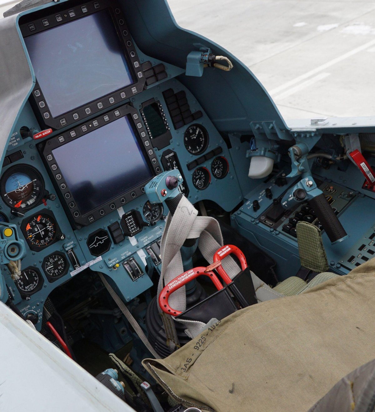 Су 30 кабина