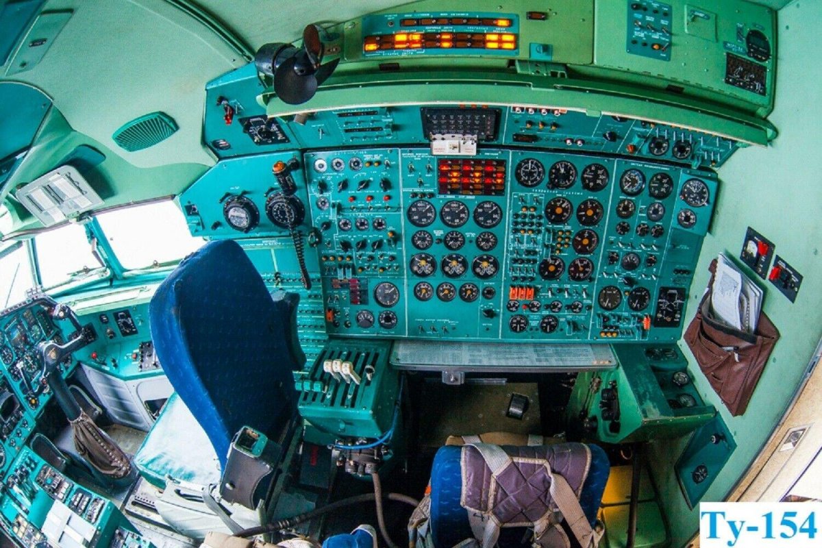 Ту 214 кабина
