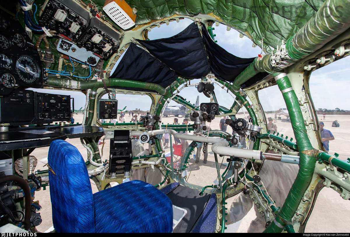 АН-30 кабина