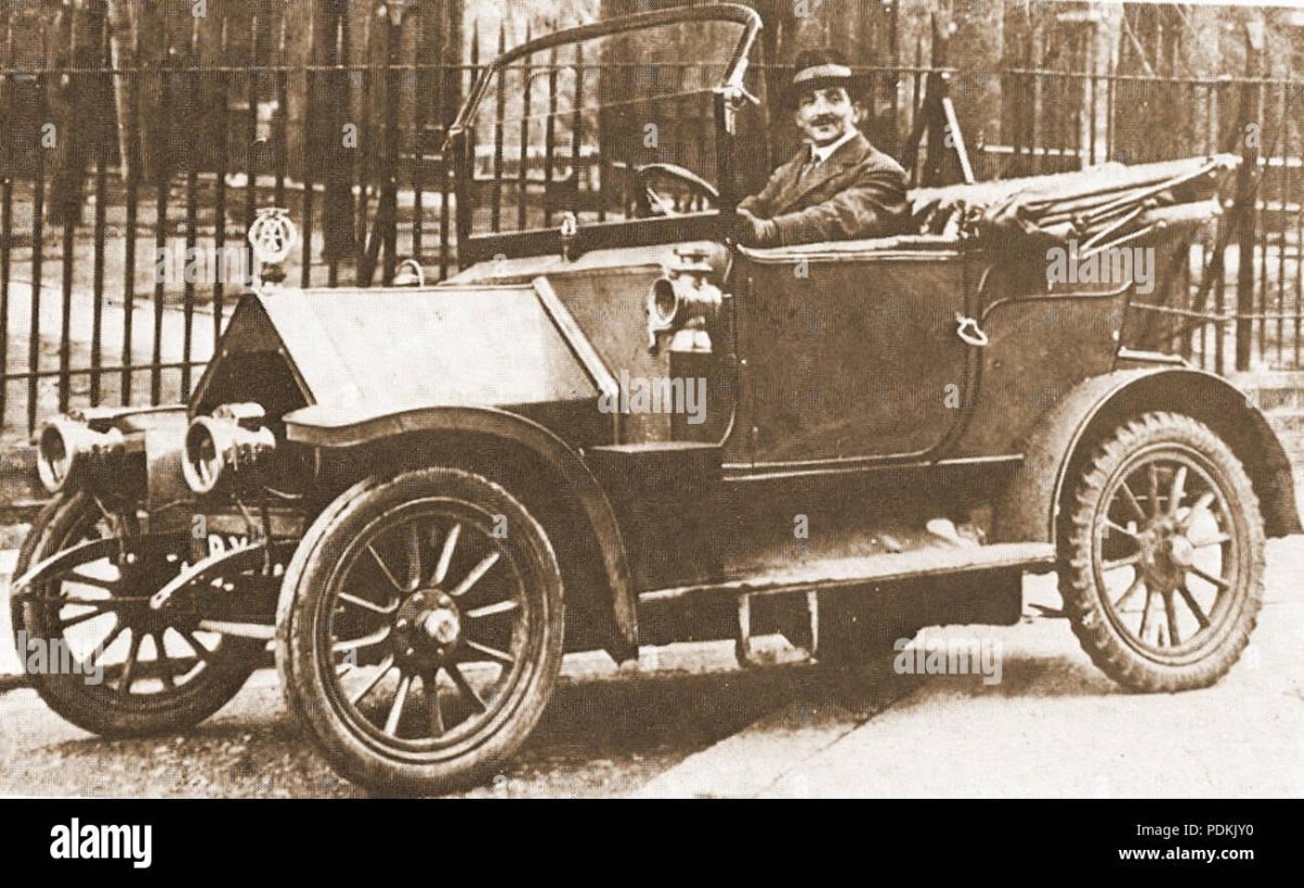 Автомобиль Минерва 1912 года