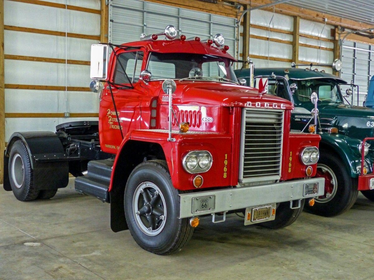 Грузовик dodge LNT 1000