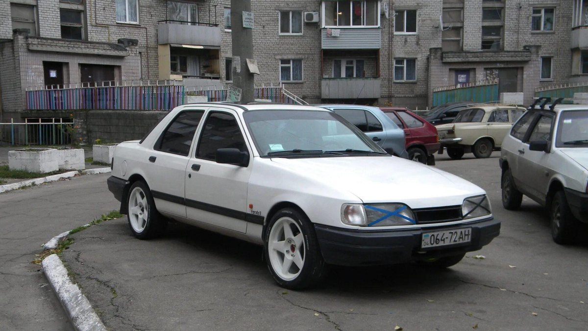 Форд Сиерра седан