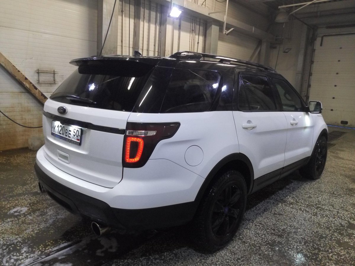 Форд эксплорер 5 с черной крышей