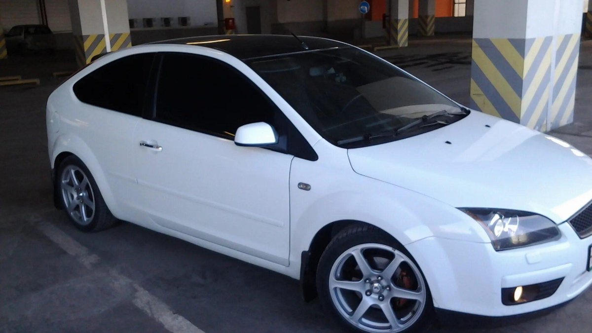 Форд фокус 2 хэтчбек белый с черной крышей
