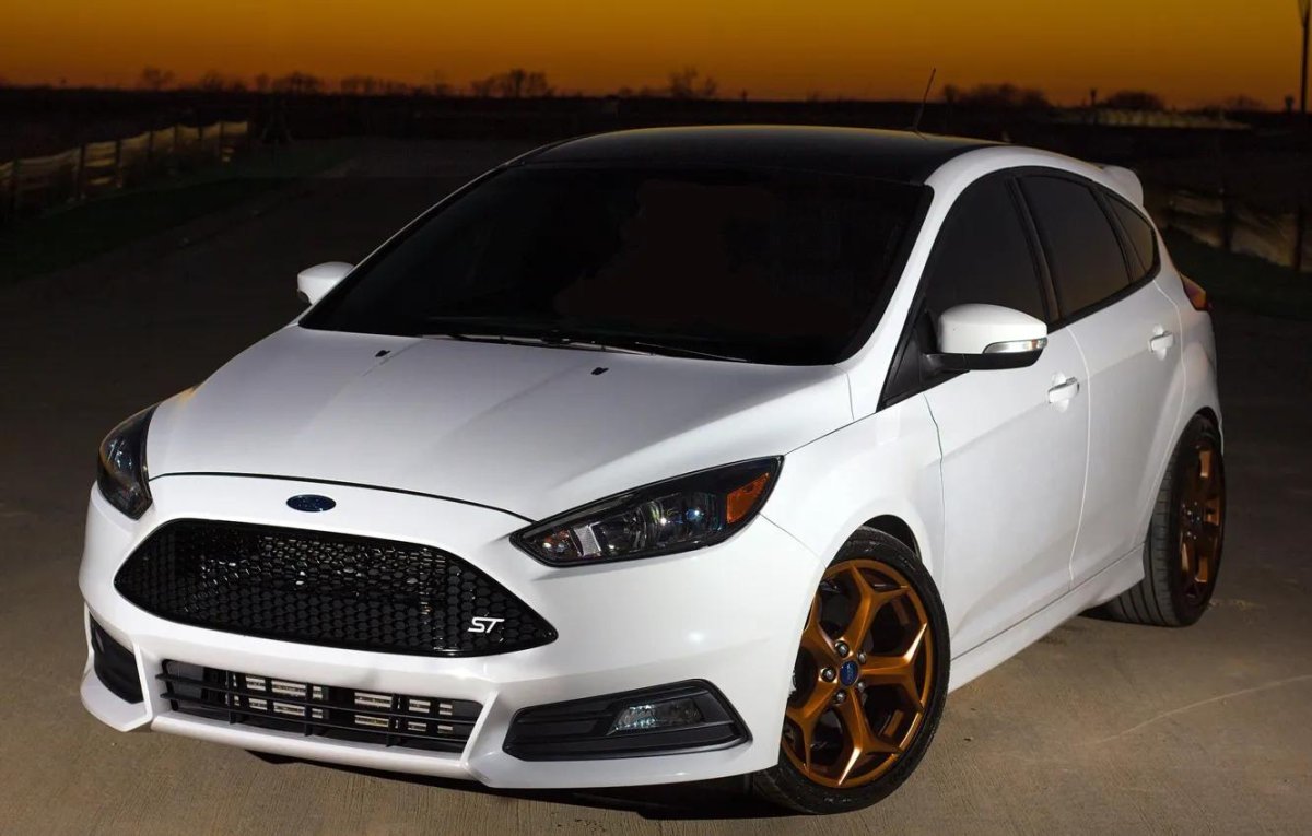 Ford Focus St White