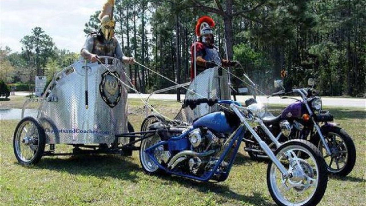 Мотоколесница гонки