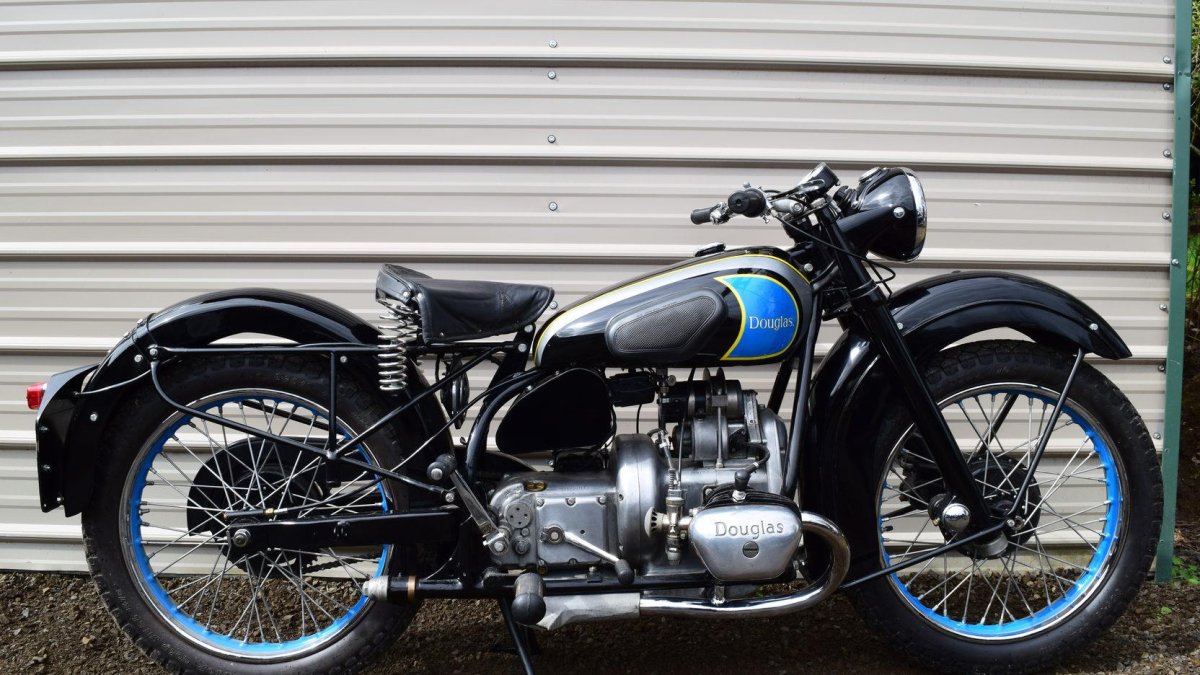 Дуглас 2 мотоцикл