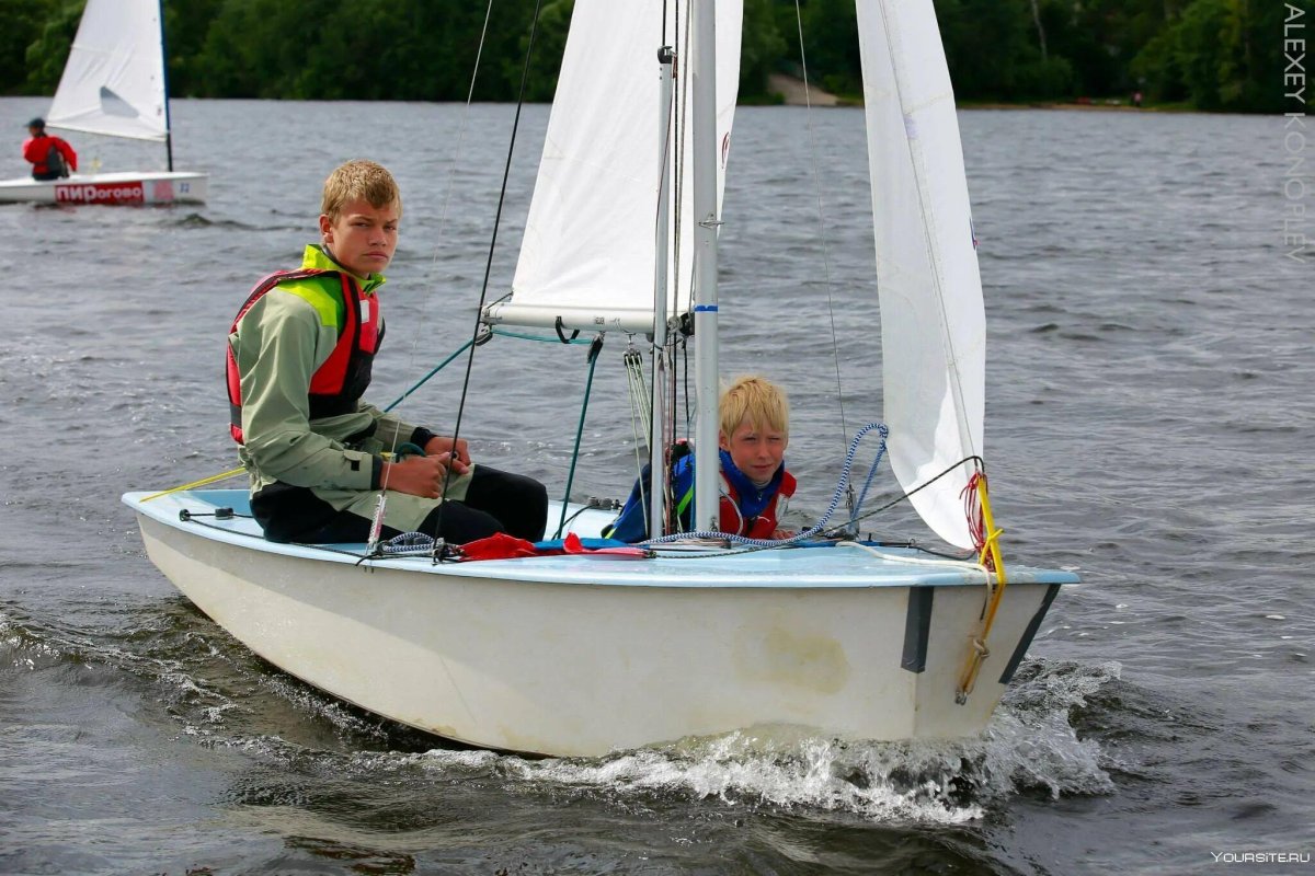 Швертбот 470