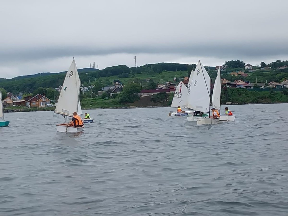 Парусные яхты