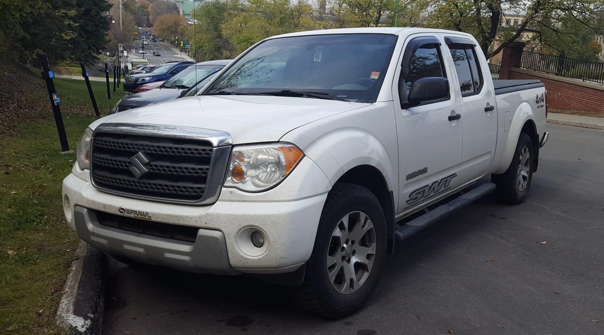 Suzuki Equator Crew Cab
