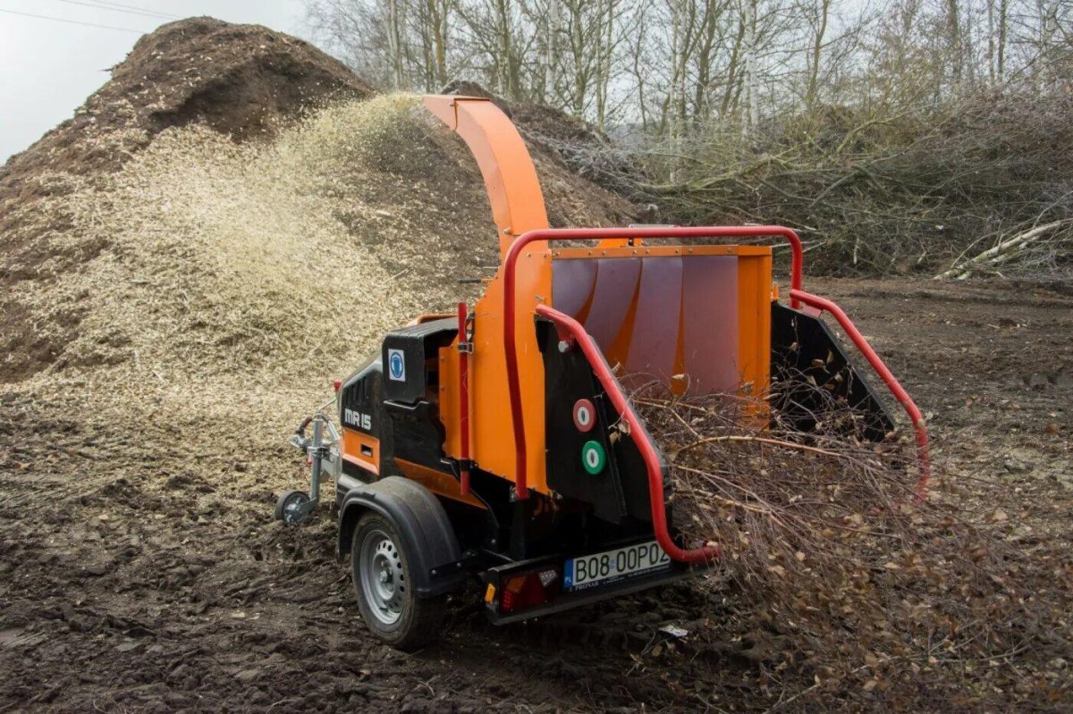 Техника для дробления веток