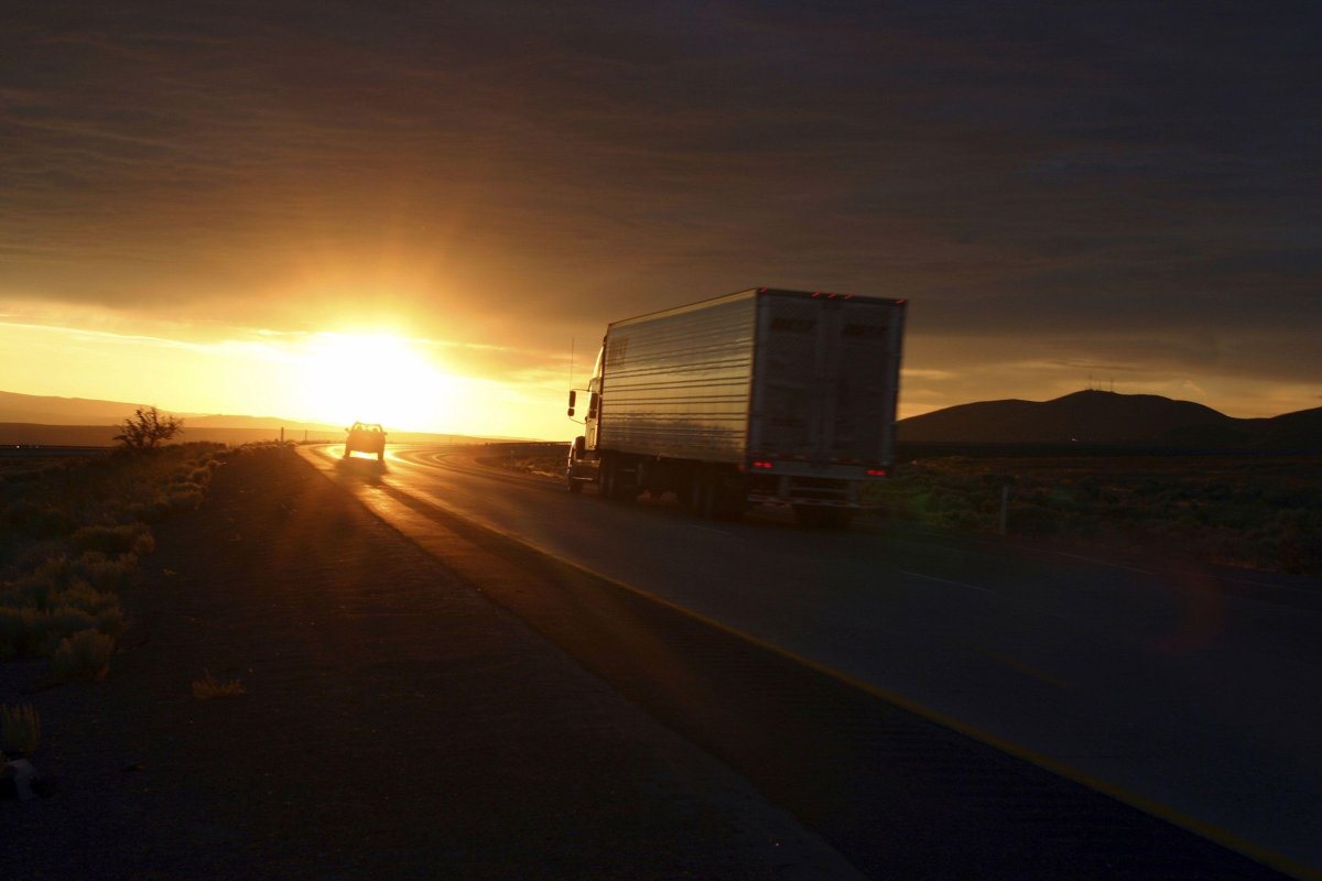 Фура на закате