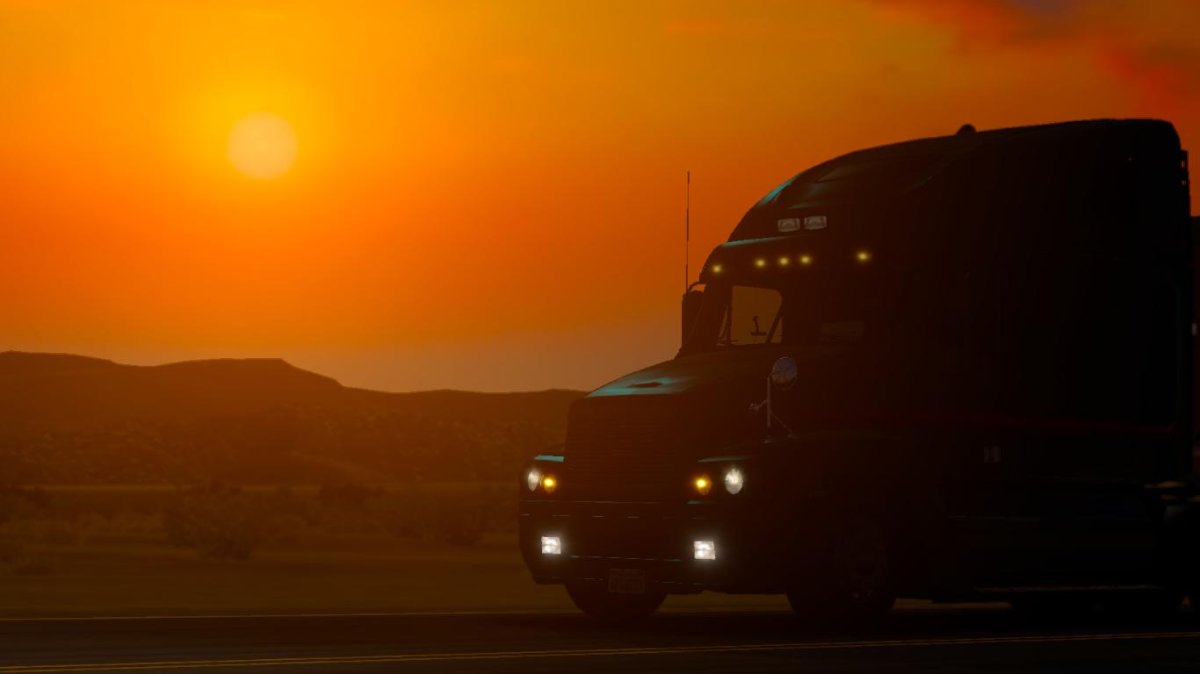 Грузовик на закате