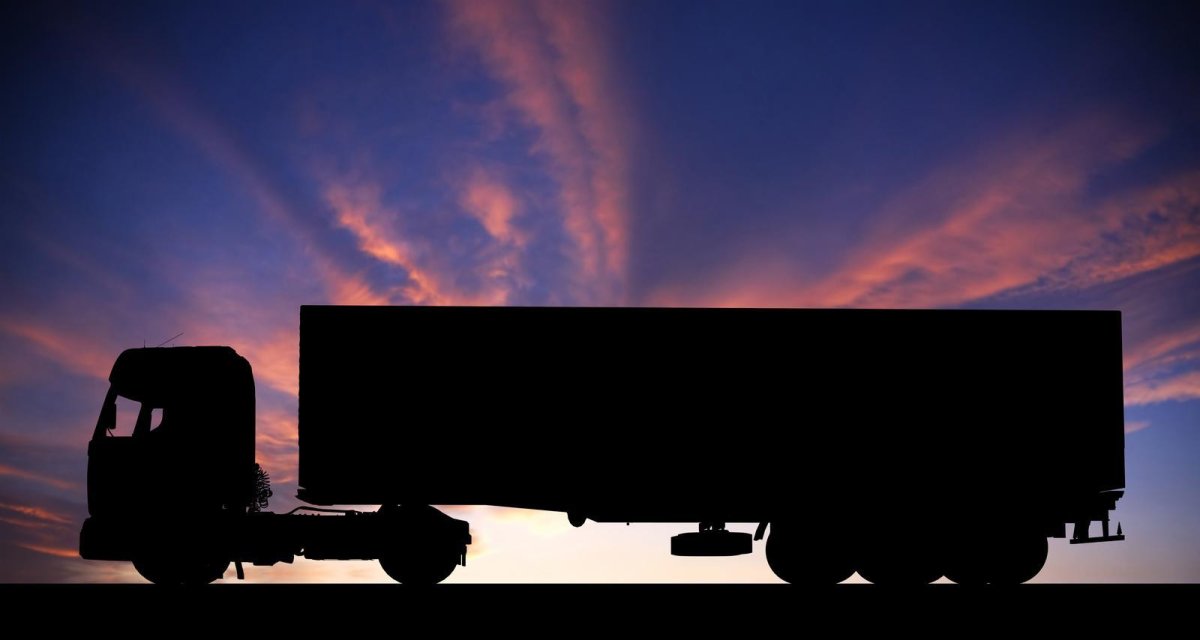 Силуэт тягача