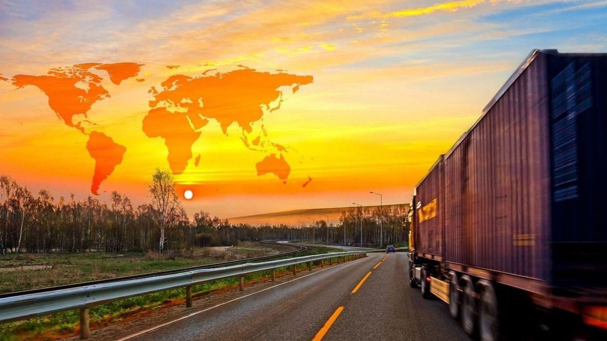Грузовик дорога закат