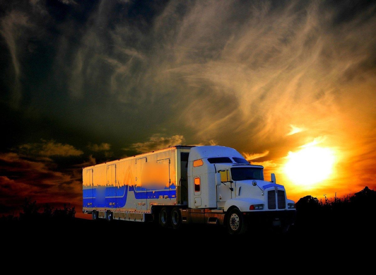 Картинки на рабочий стол грузовые машины