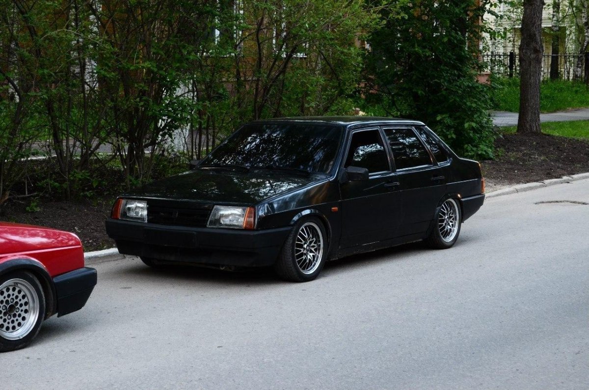 Лада 21099 черная