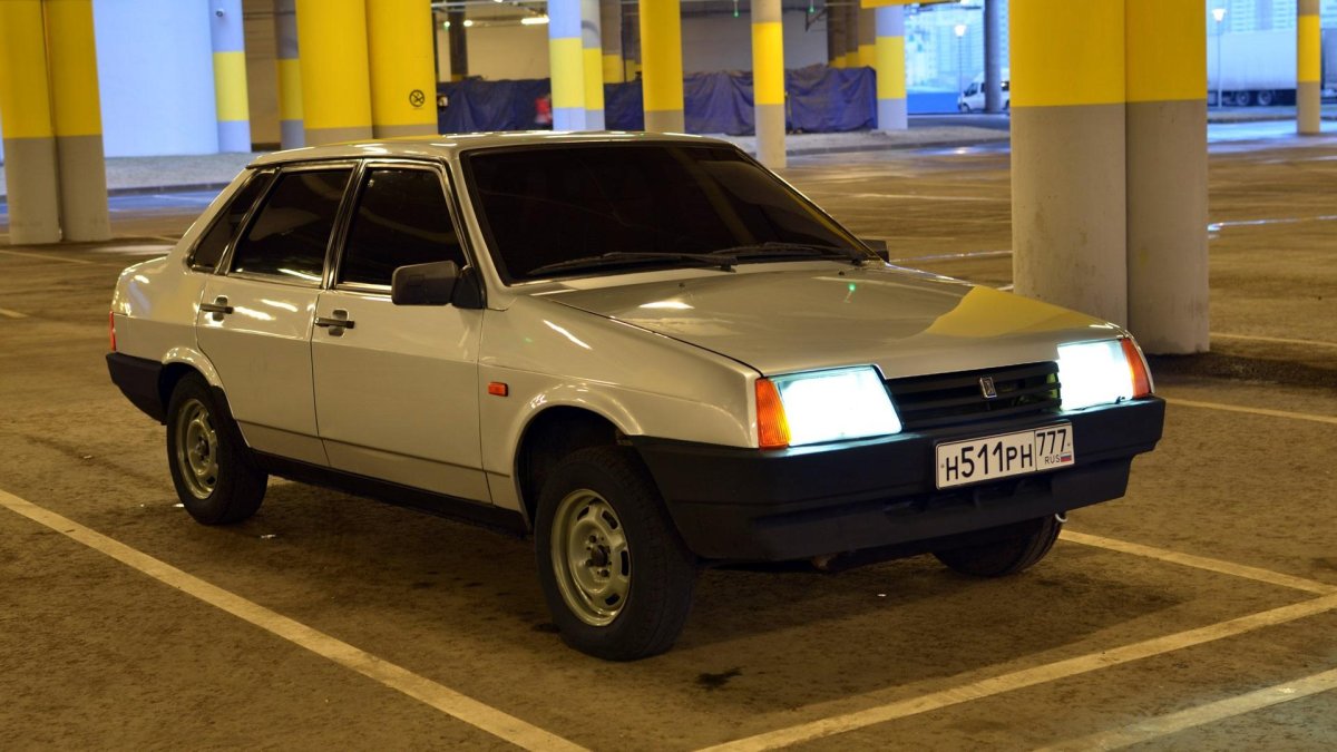 Машина ВАЗ 21099