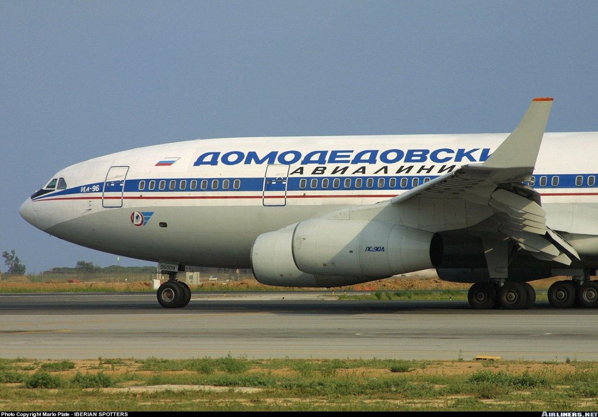 Двухпалубный самолет ил-96