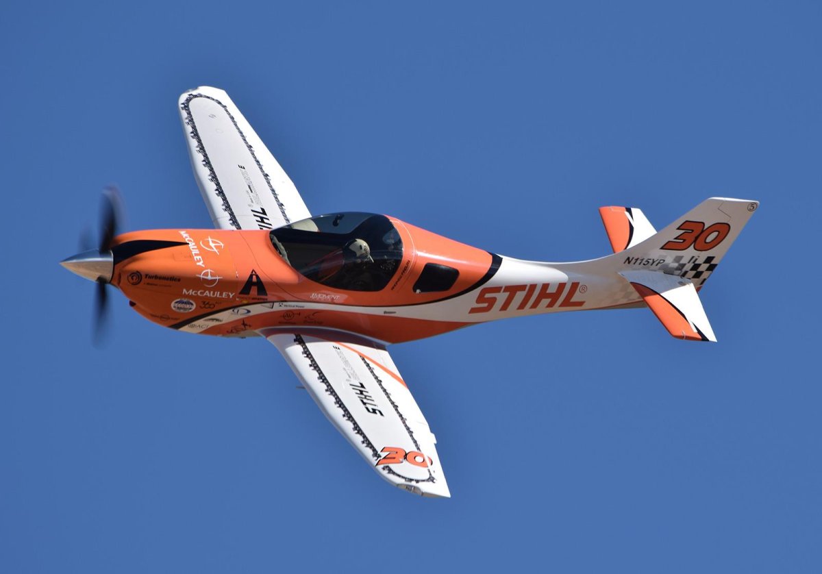 Гоночный самолёт