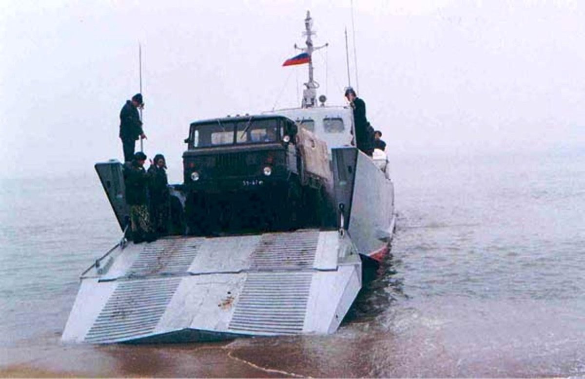Десантный катер Серна