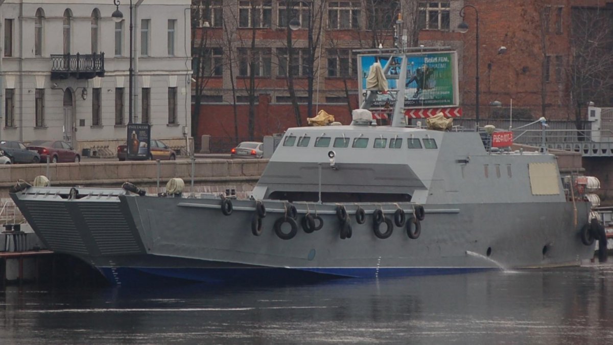 Десантный катер 21820