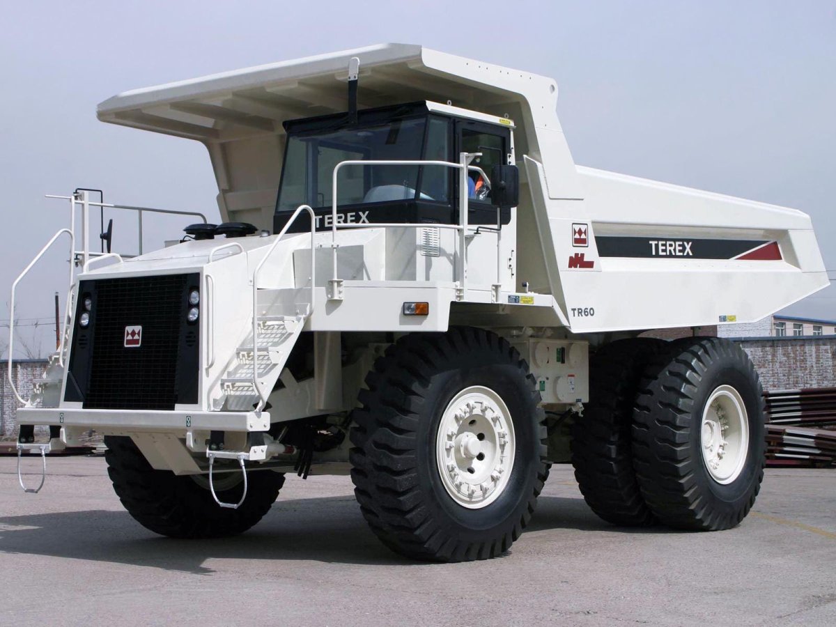 Карьерный самосвал Terex tr100