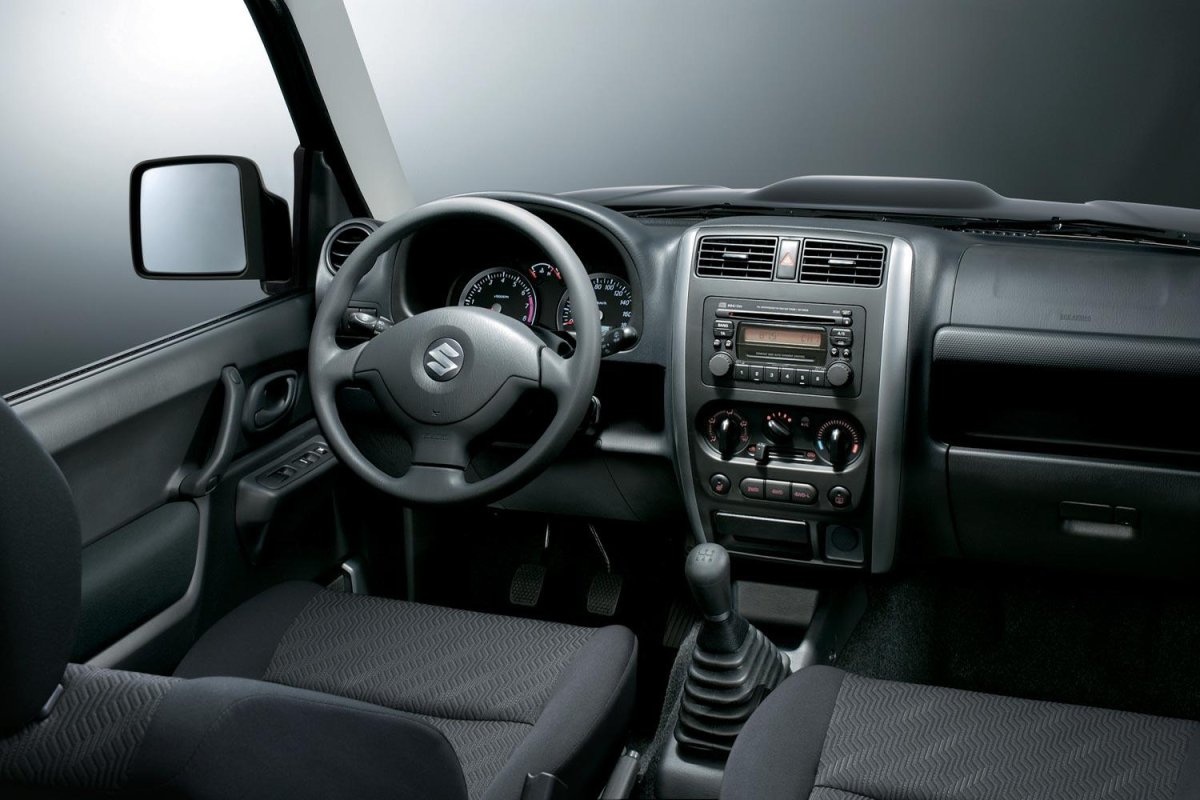 Suzuki Jimny 3 салон