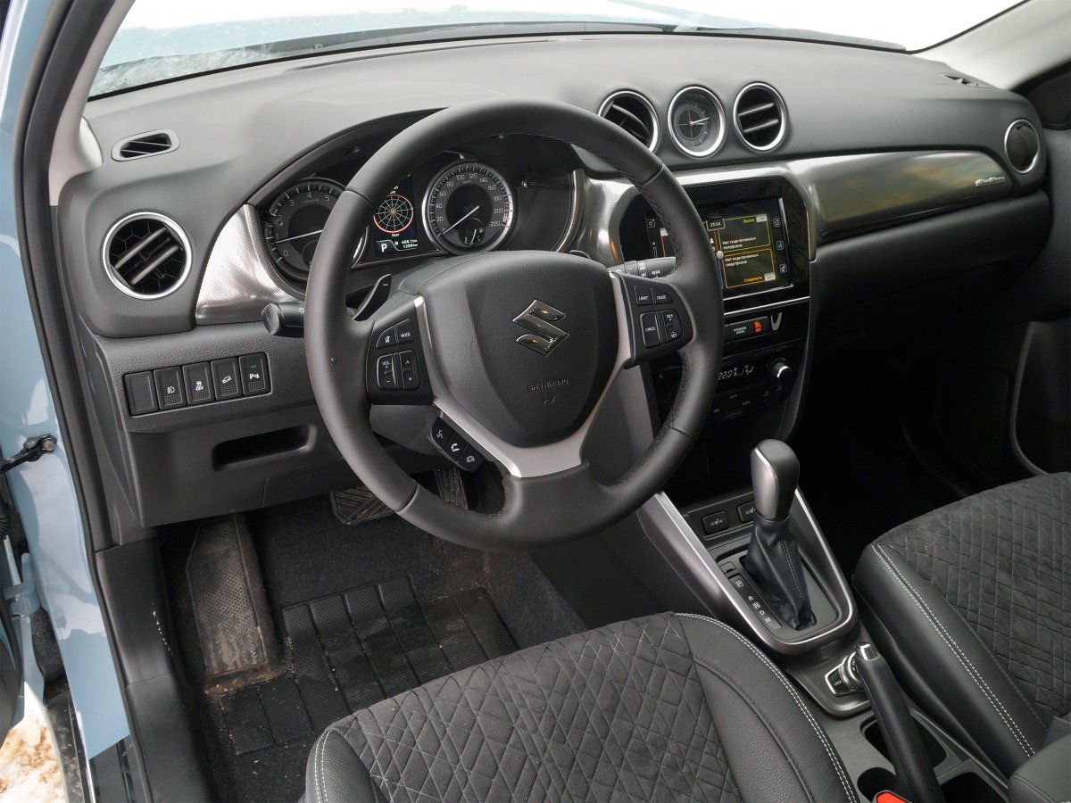 Suzuki Vitara 2021 салон