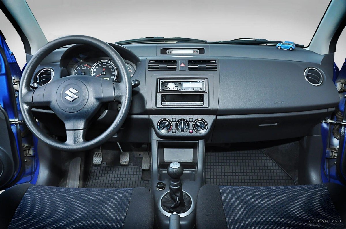 Сузуки Свифт 2007 салон