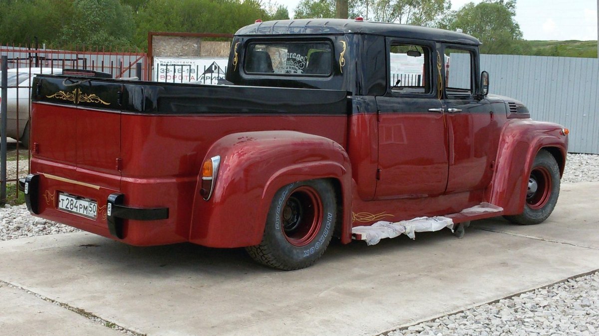 ЗИЛ 130 красный