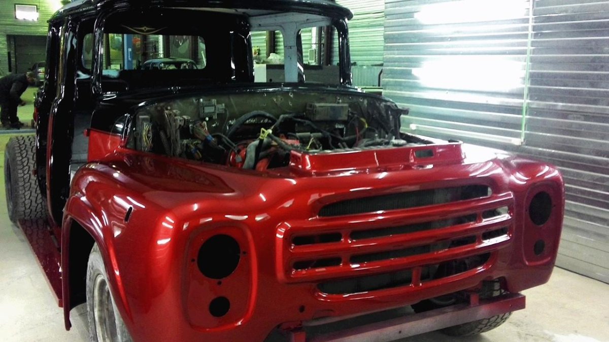 ЗИЛ 130 красный