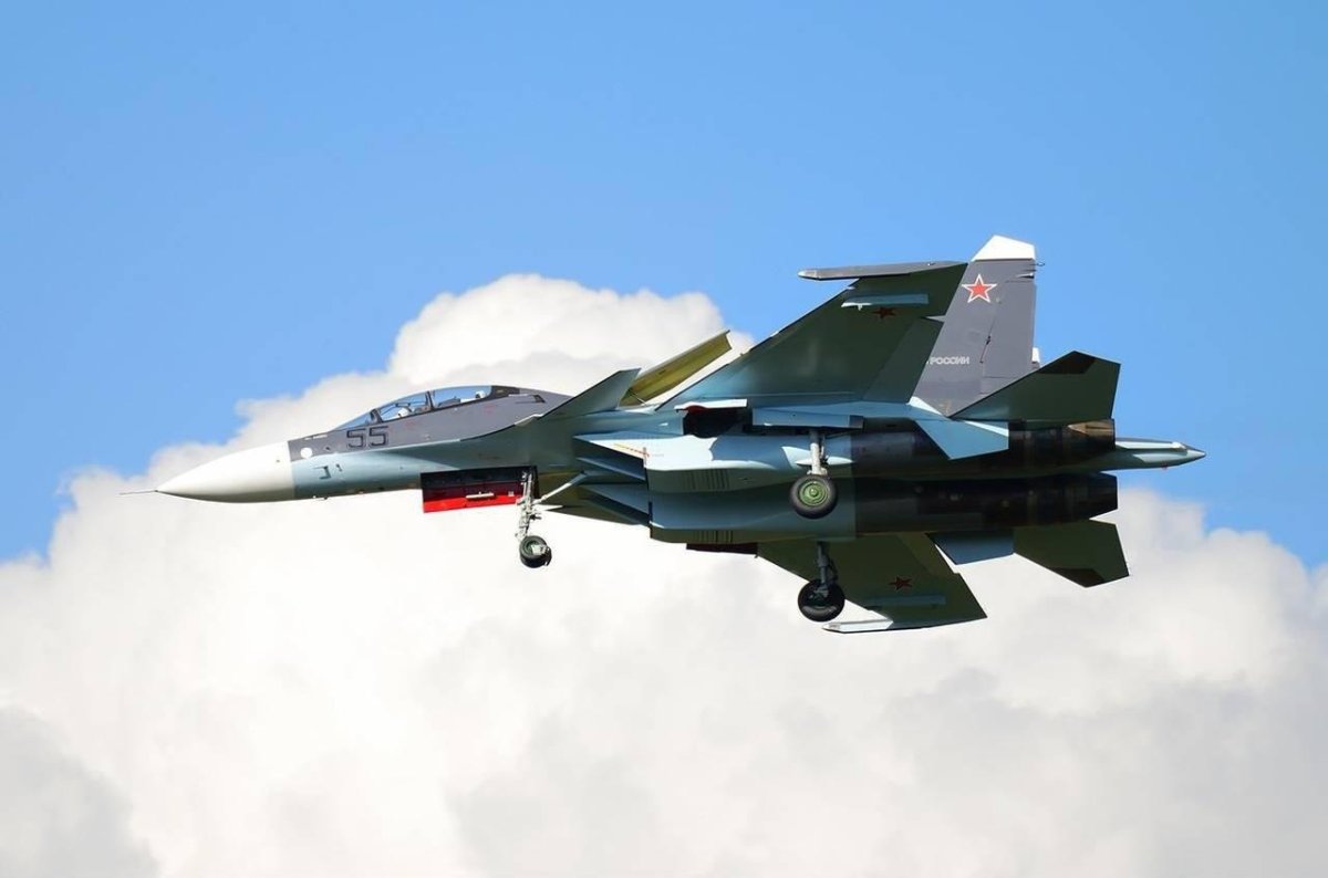 Истребитель Су-30см