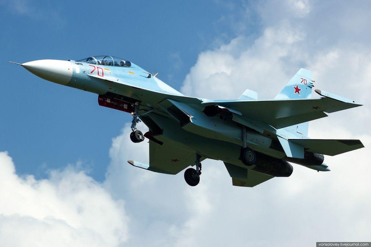 Истребитель Су-30см2