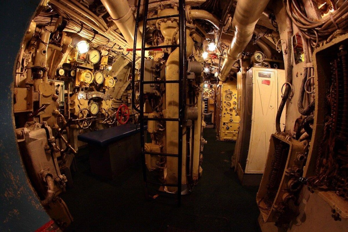 Подводная лодка внутри