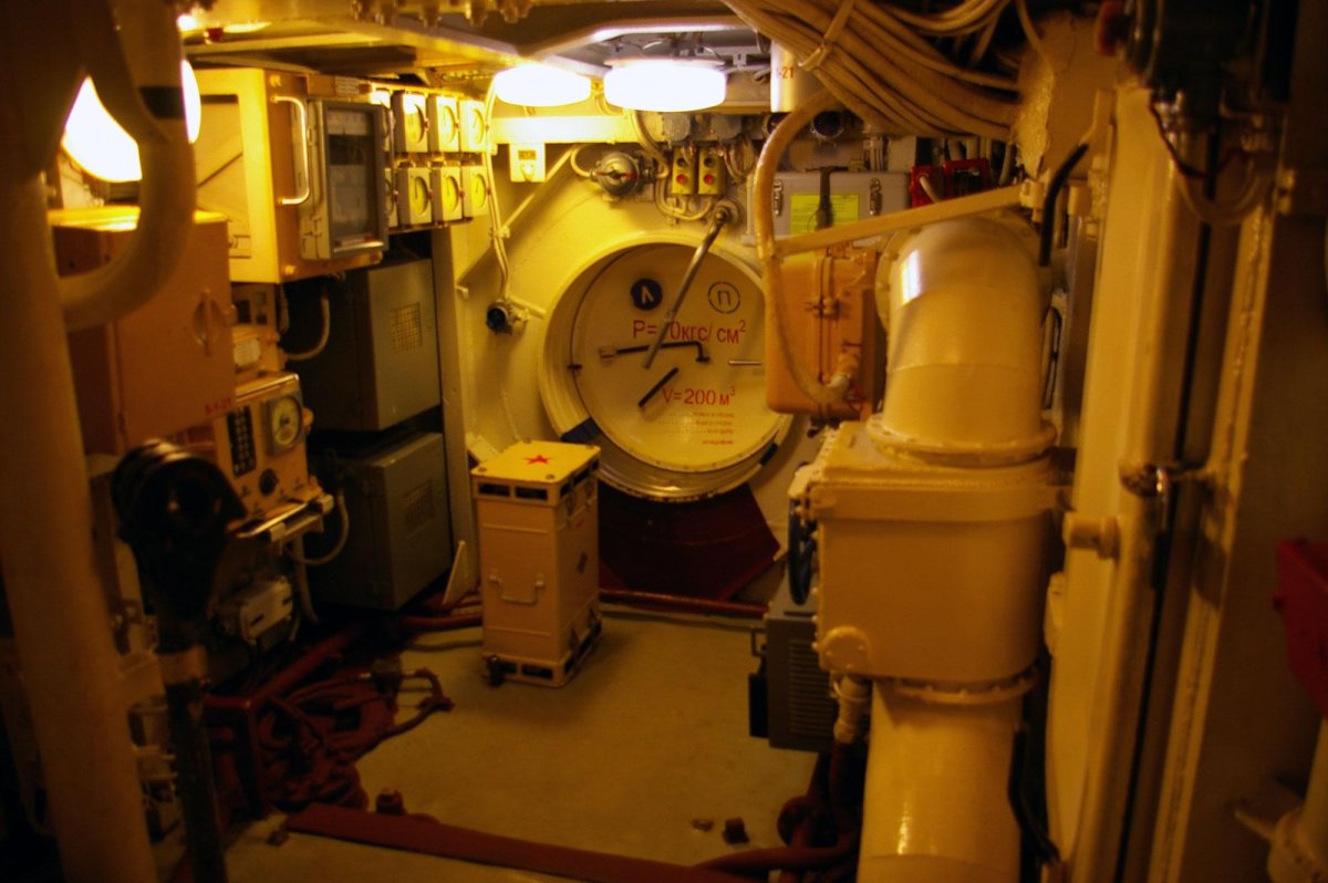 Внутри подводной лодки пр. 877