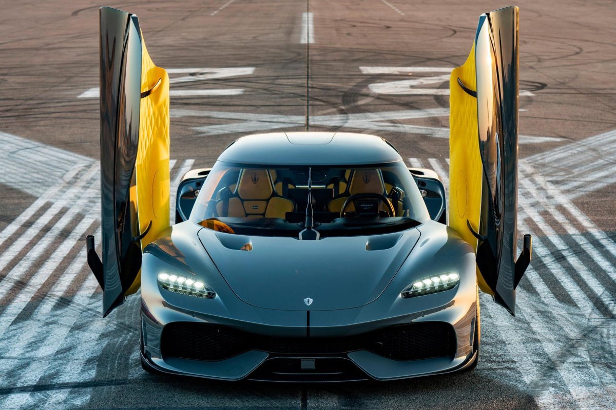 Кенигсегг Gemera