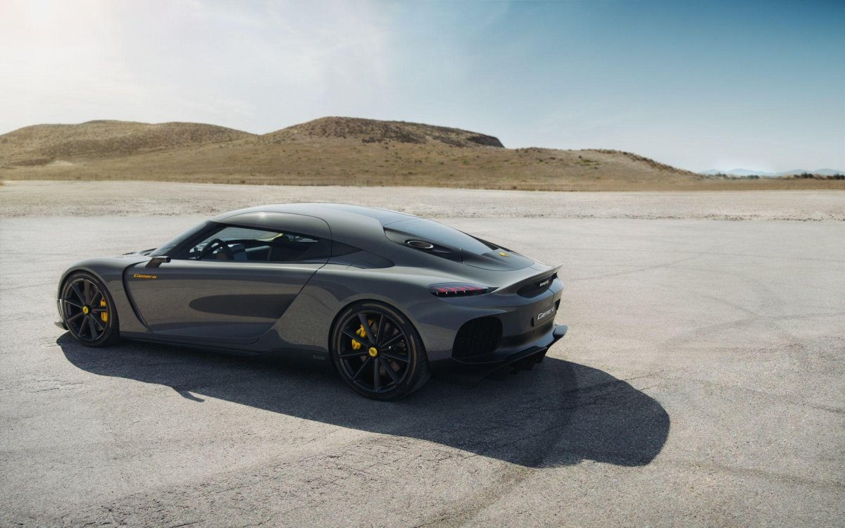 Кенигсегг 2021 Gemera